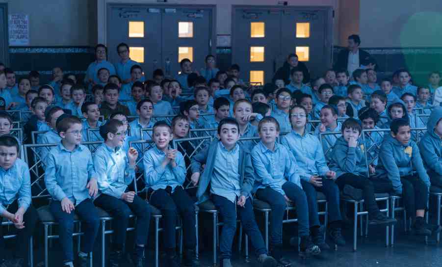 Lubavitcher Yeshiva Hosts Mega Gamshow Bringing Likkutei Sichos to Life